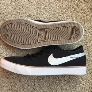 Nike Canvas Sneakers